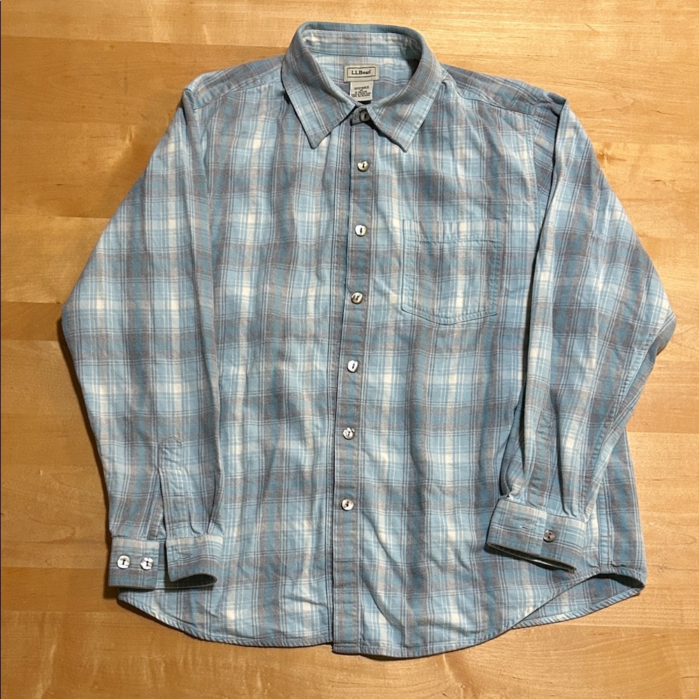 L.L. Bean Women’s Light Blue and Gray Flannel Button-Up Shirt Sz Medium